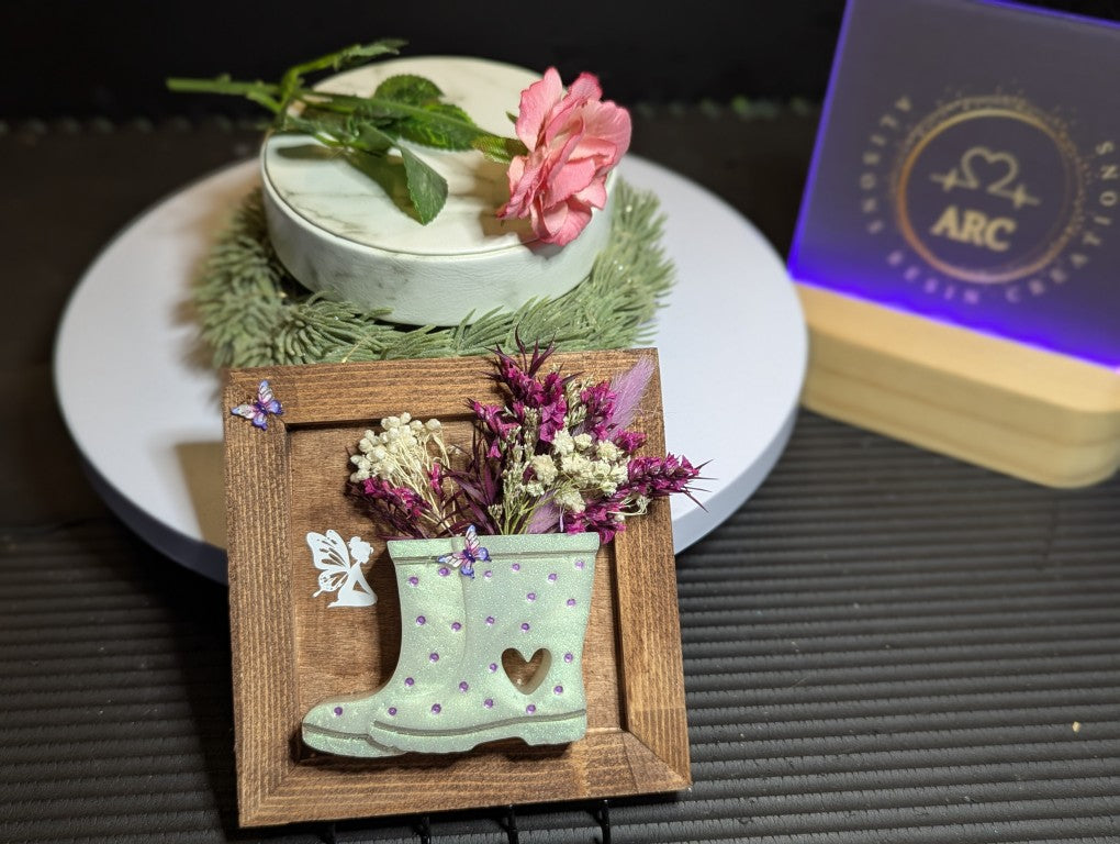 Hanging keys plaque with mauve polka dot Wellies