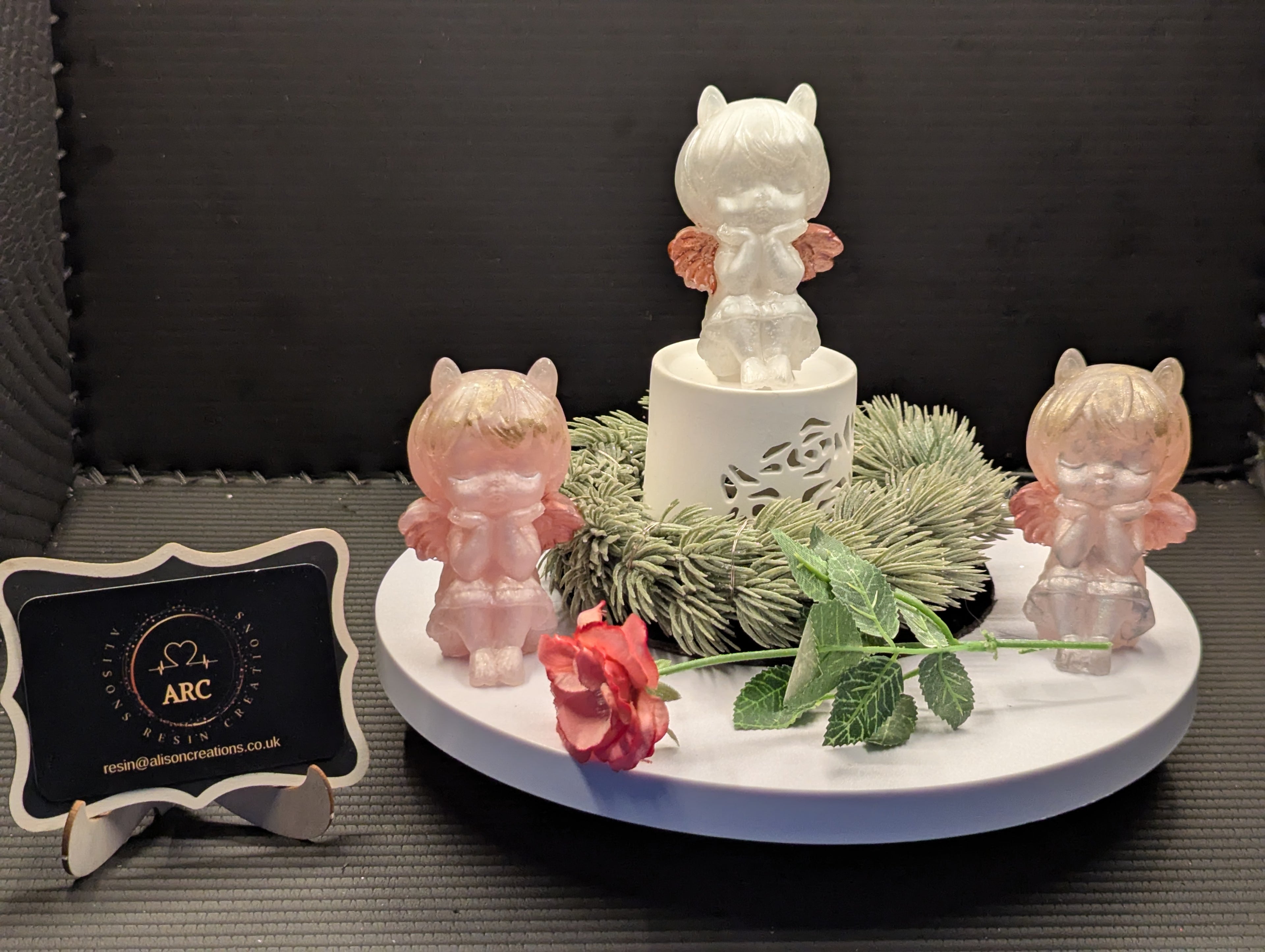 Sitting Angel - White